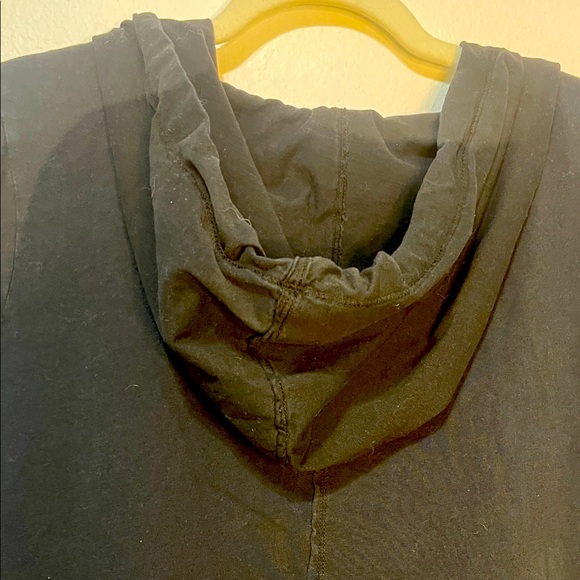 Mod-O-Doc Hooded T-Shirt Size Large PTP 19”-21” EUC - Picture 4 of 8